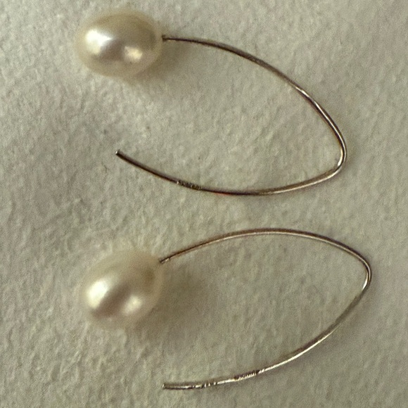 Elegant fresh water Pearl silver earring . White color. 10mm - Picture 7 of 8